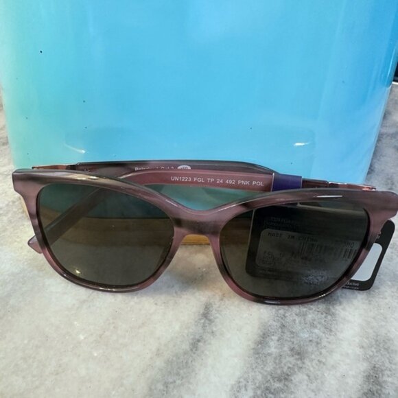 Foster Grant Purple Wayfarer Sunglasses. NWT - Picture 1 of 4